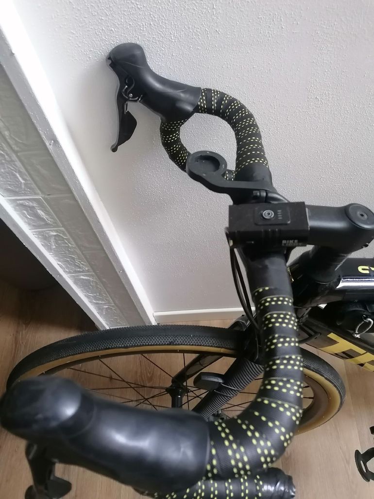 Used Trek Domane AL 2 Disc 2023 2023 Road & Gravel, Black — image 8 of 9