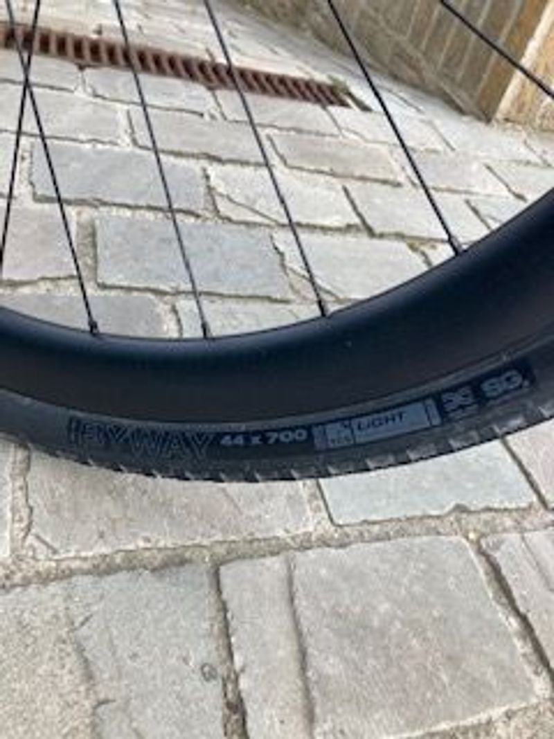 Gebrauchtes BMC URS 01 TWO 2023 2023 Road & Gravel, Weiß — Bild 4 von 8