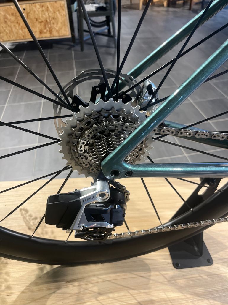 Used Specialized S-Works Tarmac SL8 - SRAM RED AXS 2026 2026 Road & Gravel, Green — image 4 of 4