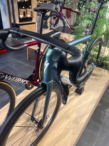 Used Specialized S-Works Tarmac SL8 - SRAM RED AXS 2026 2026 Road & Gravel, Green — image 2 of 4