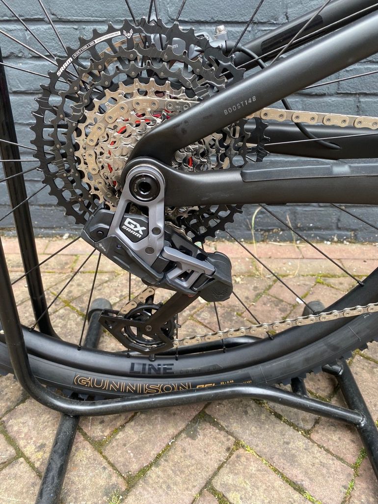 Used Trek Top Fuel 9.8 GX AXS Gen 4 2025 2025 Mountainbike, Black, 27.5, 29 — image 2 of 6