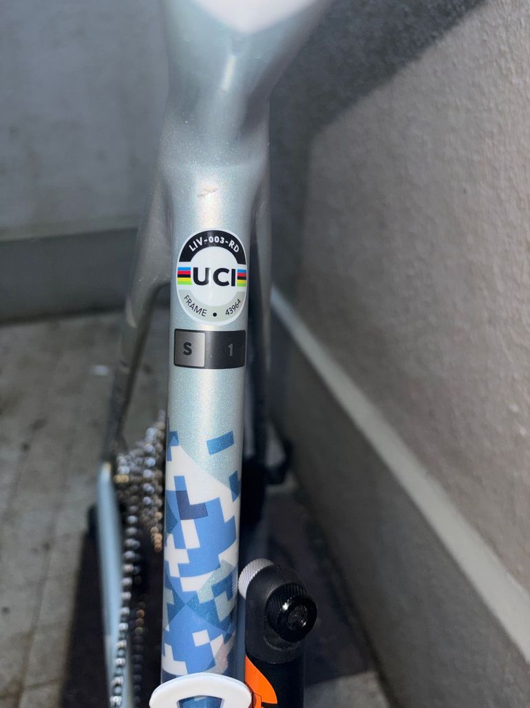 Used Liv Langma Advanced 1 2025 2025 Road & Gravel, Gris claro — image 5 of 6