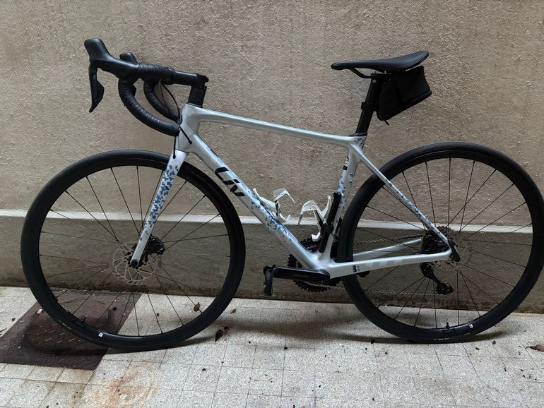 Used Liv Langma Advanced 1 2025 2025 Road & Gravel, Gris claro — image 2 of 6