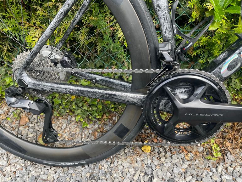 Used Colnago V4Rs Disc Ultegra Di2 8100 w/Fulcrum Racing Wind 400 Wheels 2023 2023 Road & Gravel — image 6 of 11
