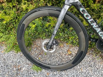 Used Colnago V4Rs Disc Ultegra Di2 8100 w/Fulcrum Racing Wind 400 Wheels 2023 2023 Road & Gravel — image 8 of 11