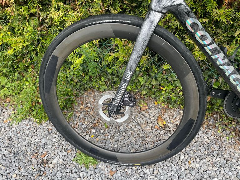 Used Colnago V4Rs Disc Ultegra Di2 8100 w/Fulcrum Racing Wind 400 Wheels 2023 2023 Road & Gravel — image 8 of 11