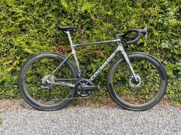 Brugt Colnago V4Rs Disc Ultegra Di2 8100 w/Fulcrum Racing Wind 400 Wheels 2023 2023 Road & Gravel
