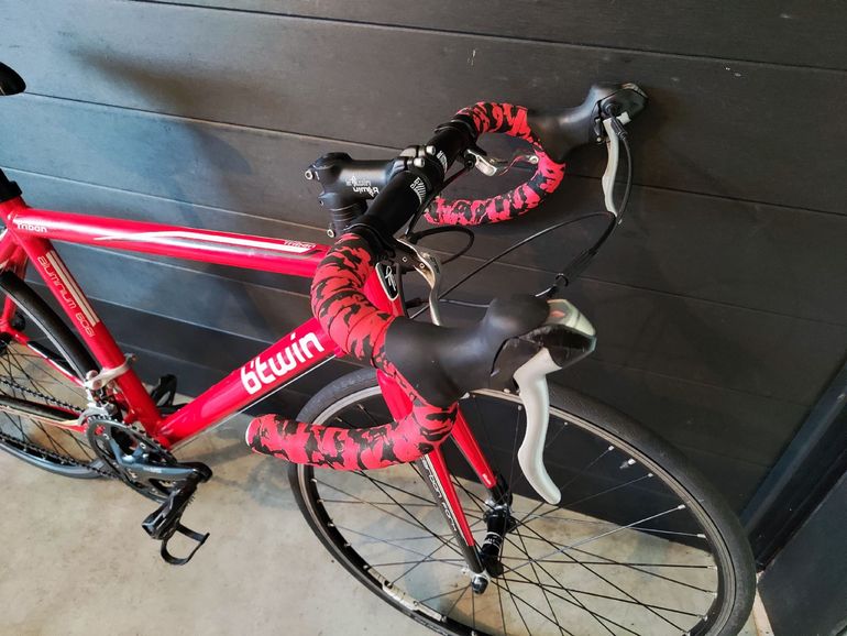 Used B’TWIN B’TWIN Custom Other Shimano 2011 Road & Gravel, Rot — image 5 of 10
