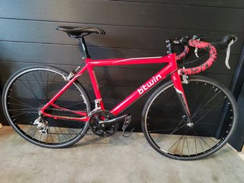 Used B’TWIN B’TWIN Custom Other Shimano 2011 Road & Gravel, Rot — image 10 of 10