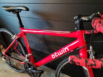 Used B’TWIN B’TWIN Custom Other Shimano 2011 Road & Gravel, Rot — image 8 of 10
