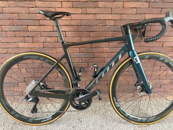 Used Scott Addict RC Shimano Ultegra Di2 2023 Road & Gravel — image 10 of 15