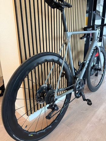 Used Canyon Ultimate CF SL 7 Disc 2021 2021 Road & Gravel — image 2 of 10