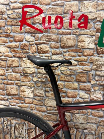 Used Specialized S-Works Tarmac SL6 Disc - Dura Ace Di2 2022 2022 Road & Gravel, Red — image 7 of 11