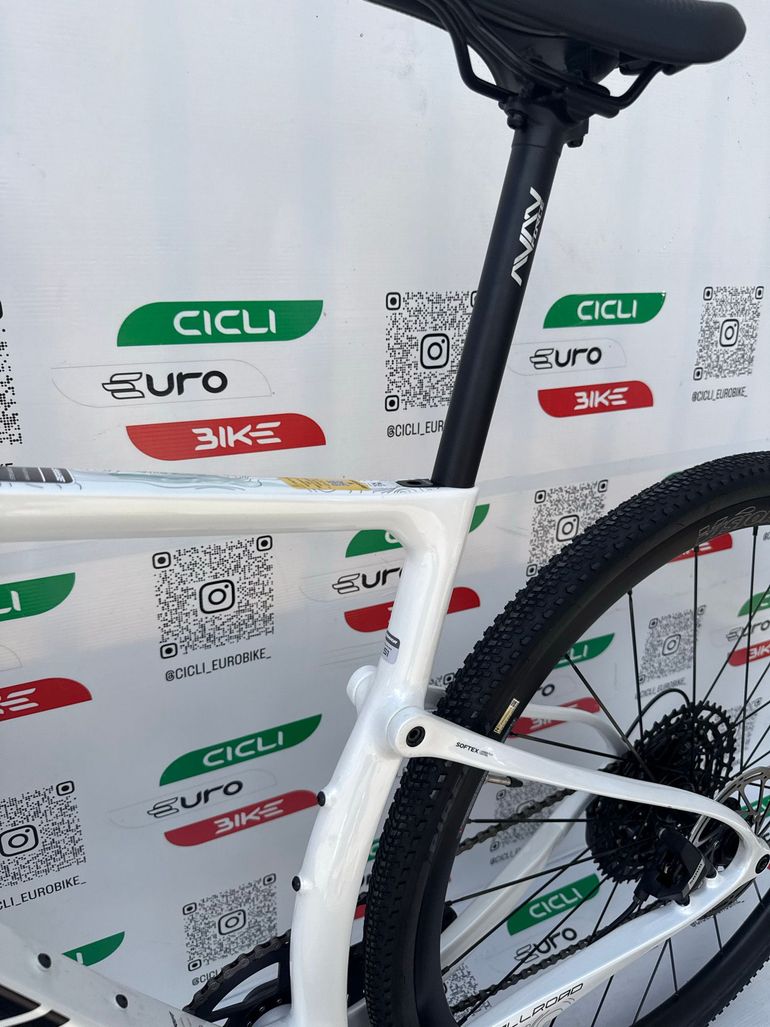 Used Berria Berria Custom SRAM Apex 2026 Road & Gravel, White — image 11 of 12