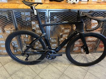 Used Pinarello Dogma Shimano Ultegra 2027 Road & Gravel, Schwarz — image 3 of 9