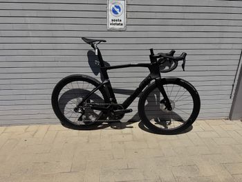 Used Pinarello Dogma Shimano Ultegra 2027 Road & Gravel, Schwarz — image 8 of 9