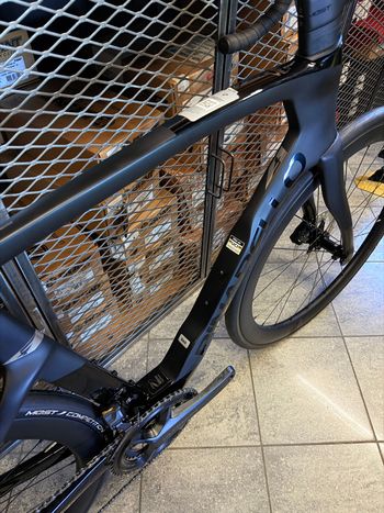Used Pinarello Dogma Shimano Ultegra 2027 Road & Gravel, Schwarz — image 5 of 9