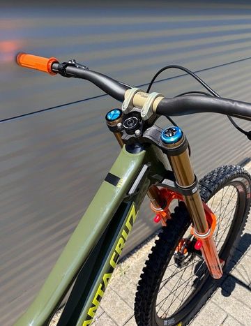 Używany Santa Cruz V10 DH X01 2027 2027 Mountainbike — zdjęcie 5 z 14