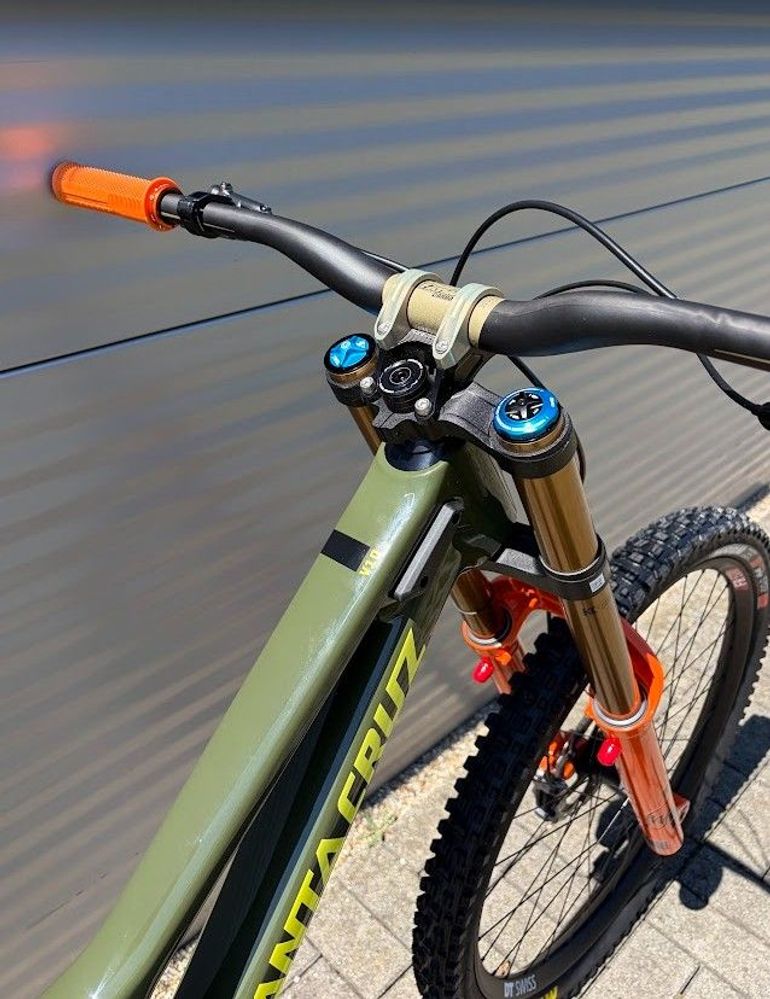 Used Santa Cruz V10 DH X01 2027 2027 Mountainbike, Green, 29, 27.5 — image 5 of 14