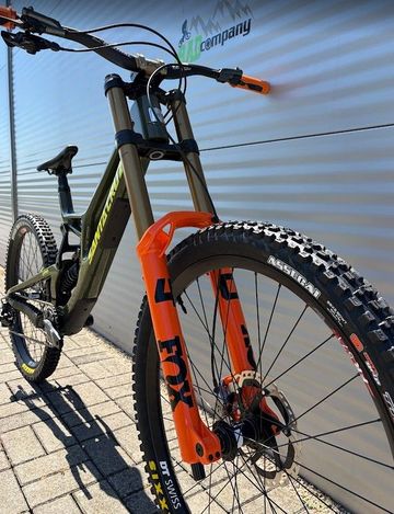 Używany Santa Cruz V10 DH X01 2027 2027 Mountainbike — zdjęcie 6 z 14