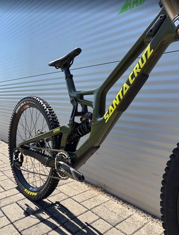 Używany Santa Cruz V10 DH X01 2027 2027 Mountainbike — zdjęcie 9 z 14