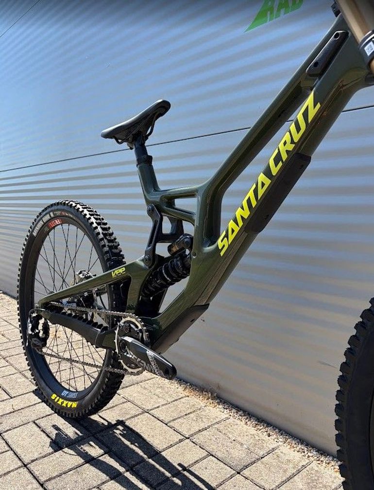 Used Santa Cruz V10 DH X01 2027 2027 Mountainbike, Green, 29, 27.5 — image 9 of 14
