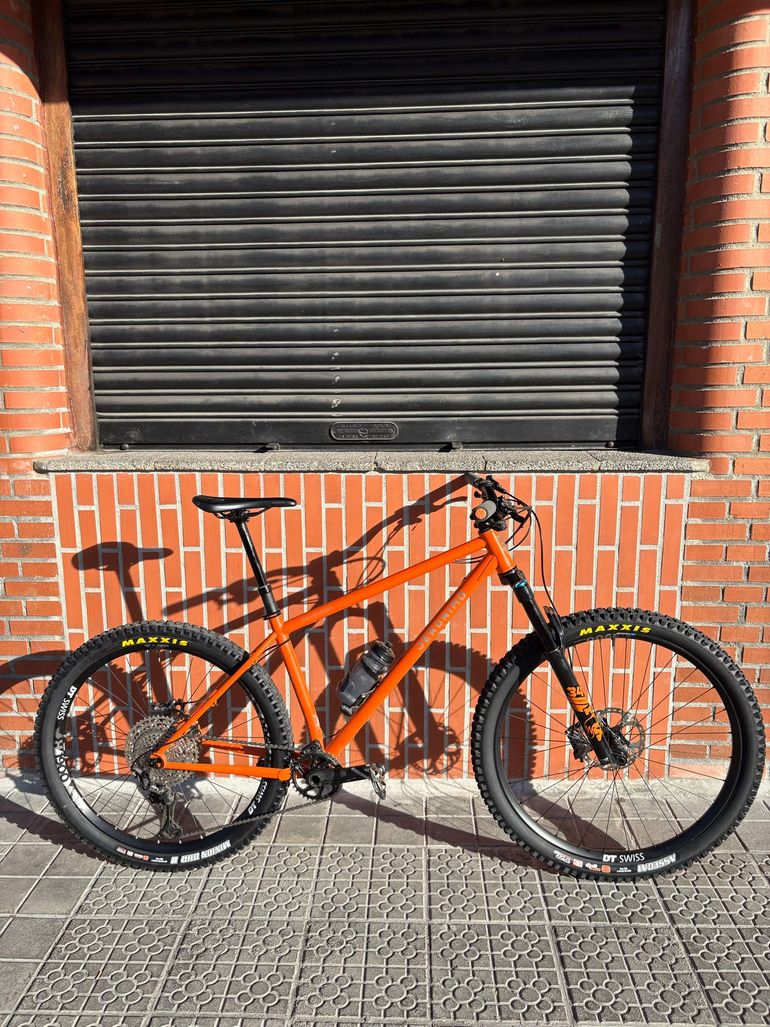 Used Jeronimo Jeronimo Custom Shimano Deore XT 2025 Mountainbike, Orange — image 1 of 6