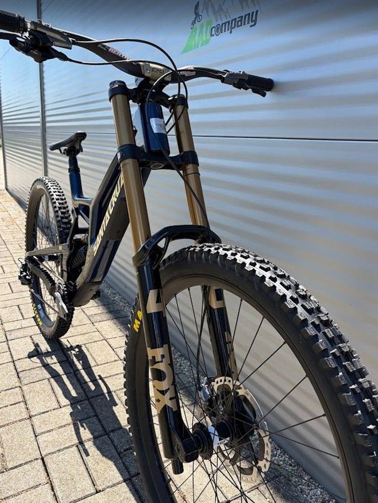 Used Santa Cruz V10 DH X01 2027 2027 Mountainbike, Blue, 29, 27.5 — image 7 of 15