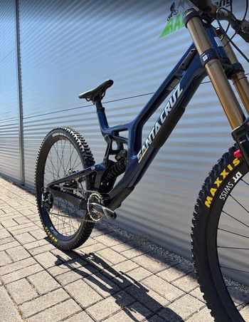 Used Santa Cruz V10 DH X01 2027 2027 Mountainbike, Blue, 29, 27.5 — image 10 of 15