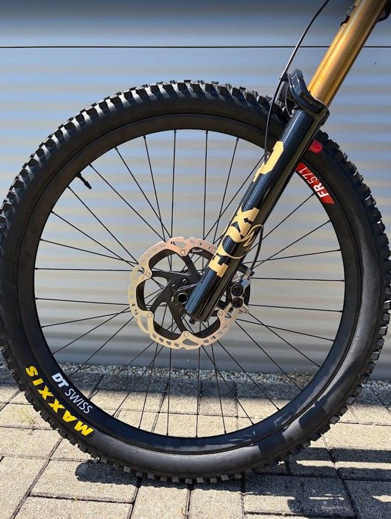 Used Santa Cruz V10 DH X01 2027 2027 Mountainbike, Blue, 29, 27.5 — image 15 of 15