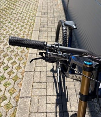 Used Santa Cruz V10 DH X01 2027 2027 Mountainbike, Blue, 29, 27.5 — image 9 of 15