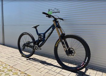 Used Santa Cruz V10 DH X01 2027 2027 Mountainbike, Blue, 29, 27.5 — image 2 of 15