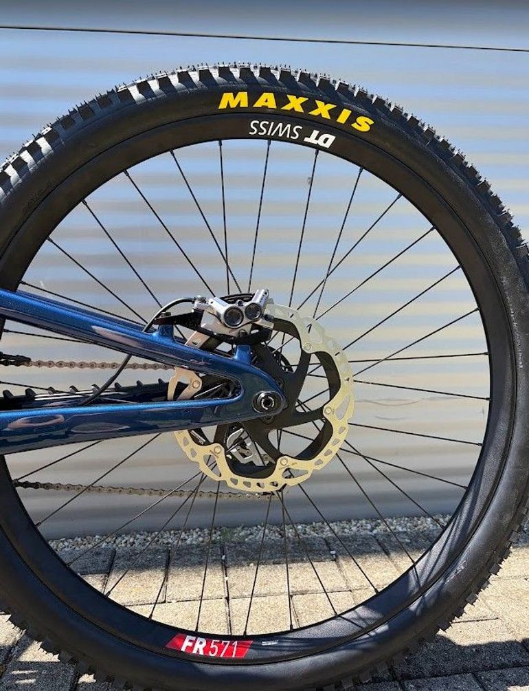 Used Santa Cruz V10 DH X01 2027 2027 Mountainbike, Blue, 29, 27.5 — image 14 of 15