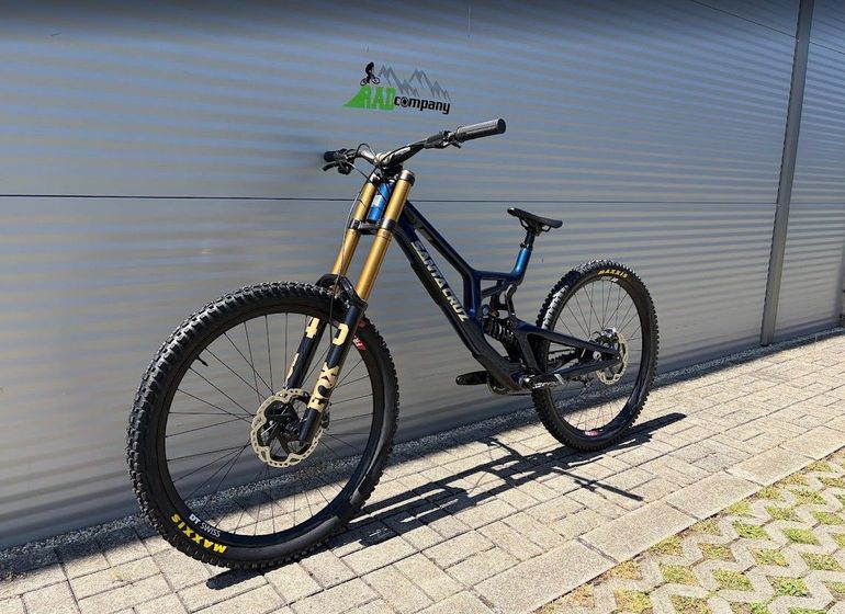 Used Santa Cruz V10 DH X01 2027 2027 Mountainbike, Blue, 29, 27.5 — image 12 of 15