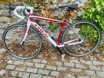 Used Trek Domane 4.5 Compact 2016 2016 Road & Gravel, White — image 2 of 8