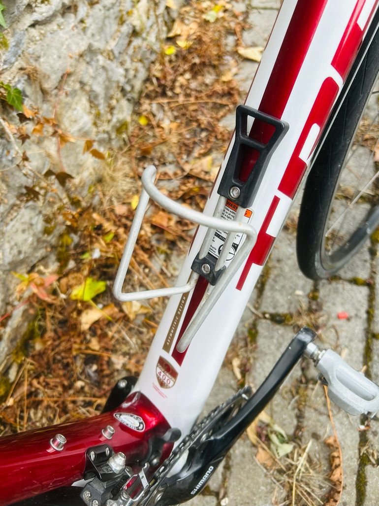 Used Trek Domane 4.5 Compact 2016 2016 Road & Gravel, White — image 5 of 8
