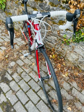 Used Trek Domane 4.5 Compact 2016 2016 Road & Gravel, White — image 4 of 8