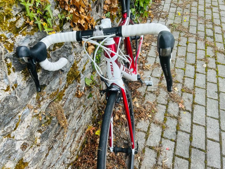 Used Trek Domane 4.5 Compact 2016 2016 Road & Gravel, White — image 8 of 8