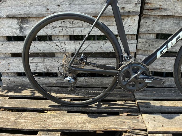 Used Giant TCR Advanced 1 Disc Pro Compact 2020 2020 Road & Gravel, Black — image 2 of 11