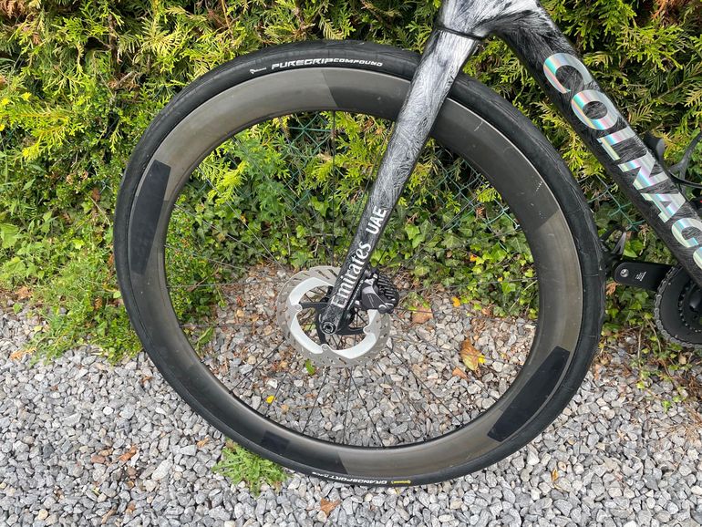 Used Colnago V4Rs Disc Ultegra Di2 8100 w/Fulcrum Racing Wind 400 Wheels 2023 2023 Road & Gravel, Light Gray — image 8 of 11