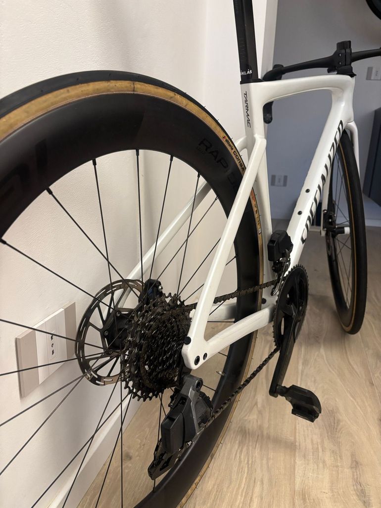 Used Specialized Tarmac SL7 Comp - Rival eTap AXS 2023 2023 Road & Gravel, Weiß — image 5 of 9
