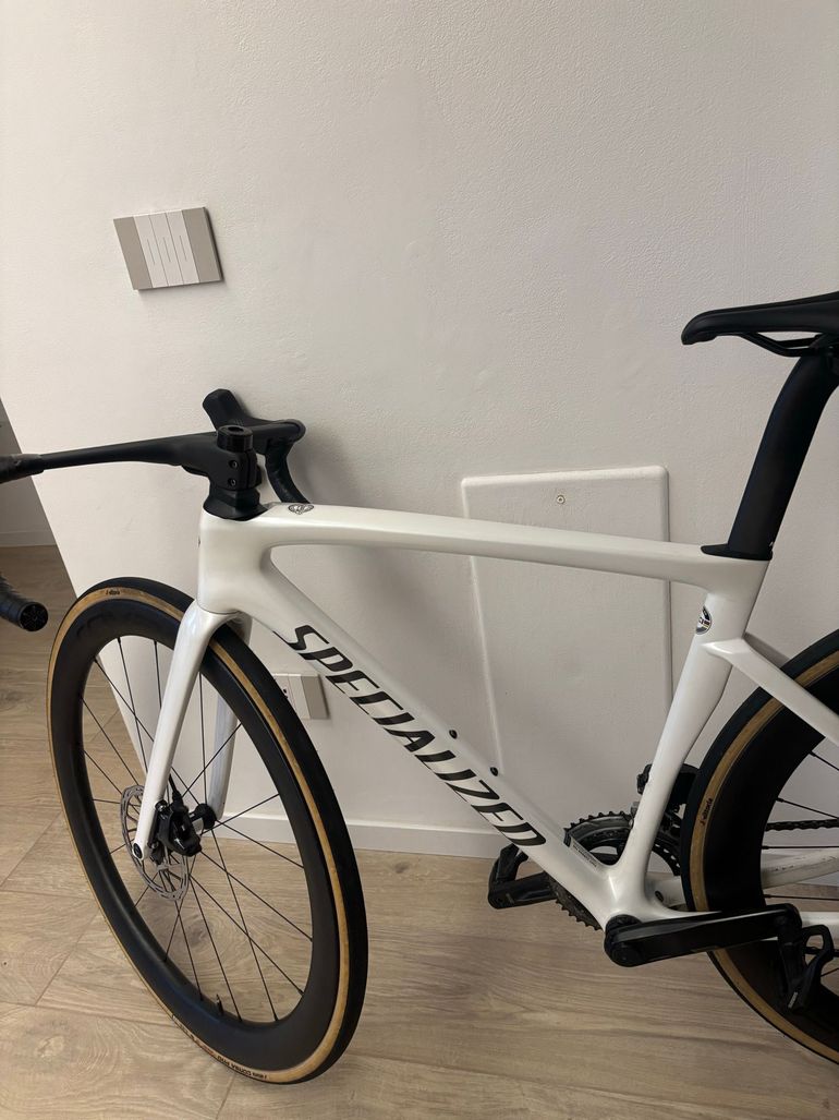 Used Specialized Tarmac SL7 Comp - Rival eTap AXS 2023 2023 Road & Gravel, Weiß — image 3 of 9