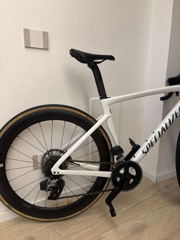 Used Specialized Tarmac SL7 Comp - Rival eTap AXS 2023 2023 Road & Gravel, Weiß — image 2 of 9