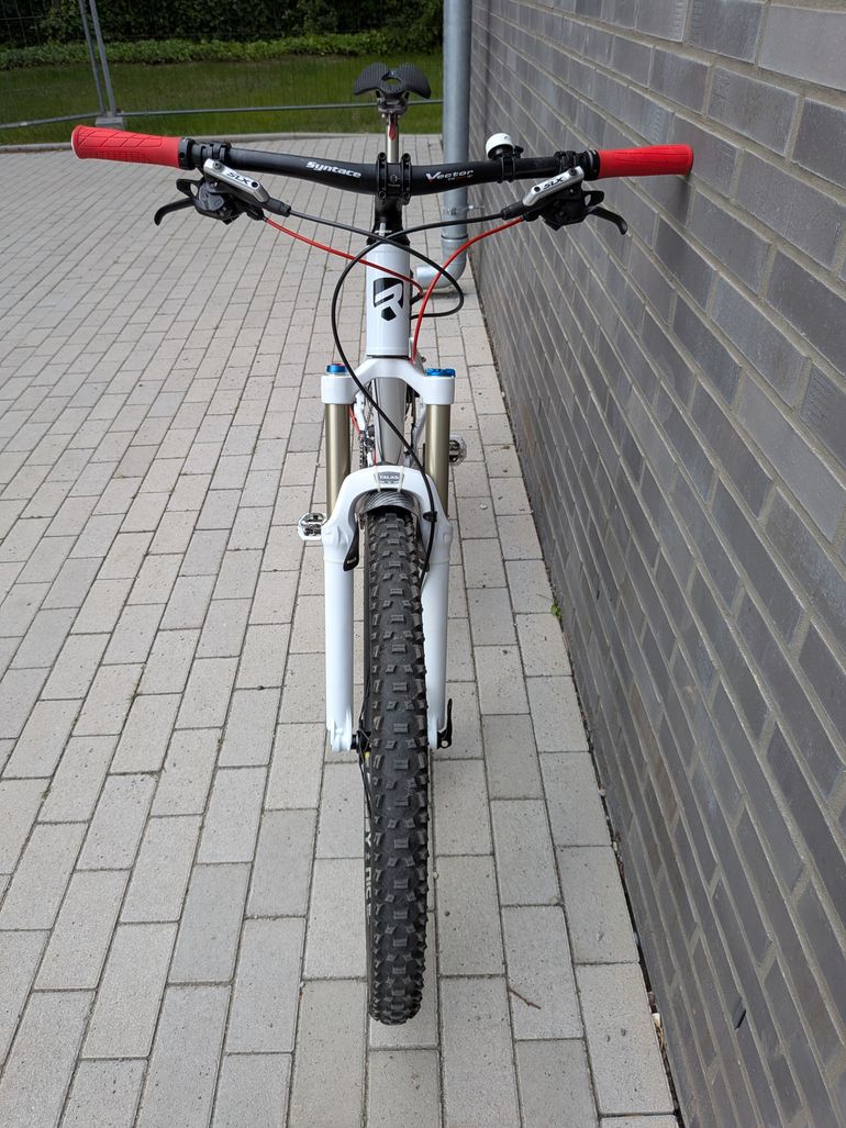 Used Radon Radon Slide 7.0 AM 140 2011 Mountainbike, Bianco — image 5 of 37