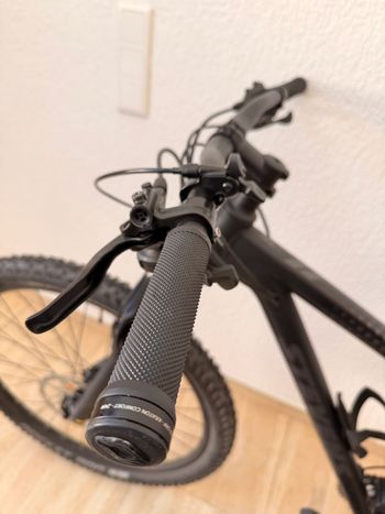 Used Stevens Applebee 2023 2023 Mountainbike, Nero — image 2 of 11