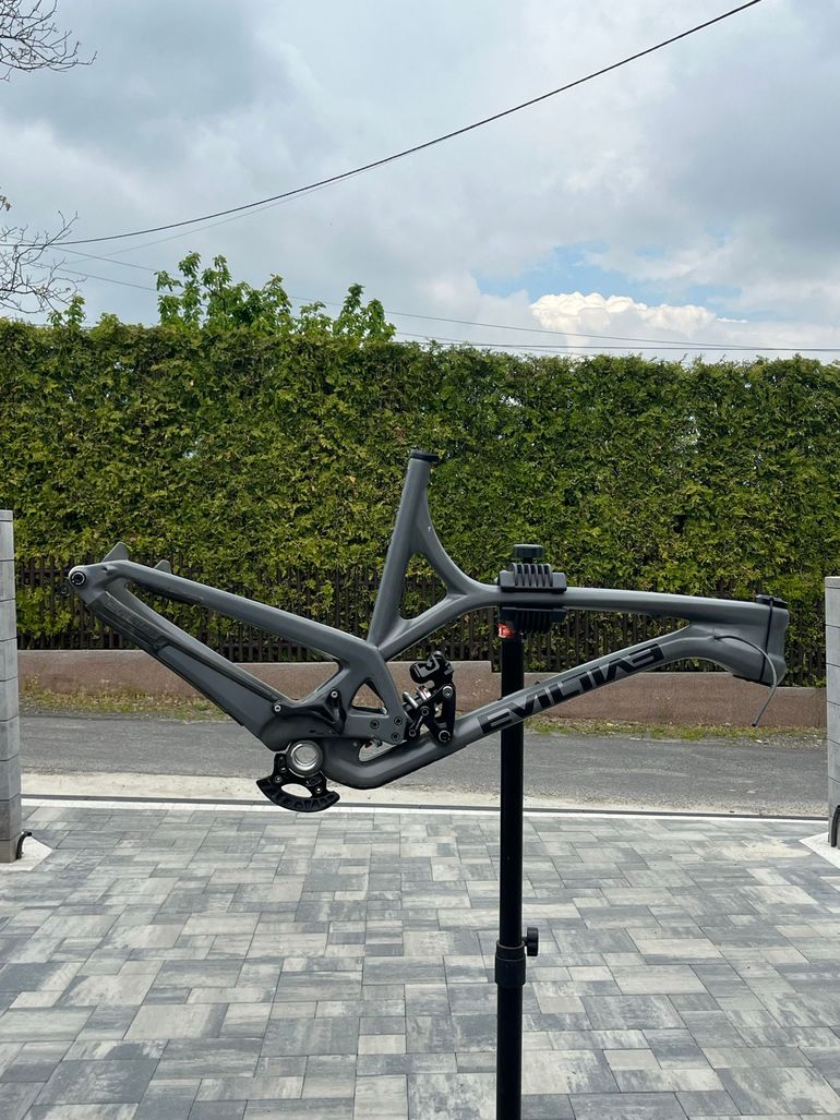 Used Evil Following MB XT Jenson 2018 Frameset 2018 Mountainbike, Light Gray, 29 — image 2 of 8