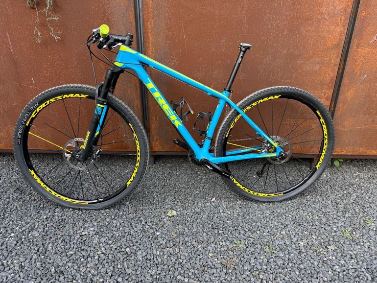 Used Trek Superfly 9.7 2016 2016 Mountainbike, Grün, 27.5, 29 — image 1 of 7