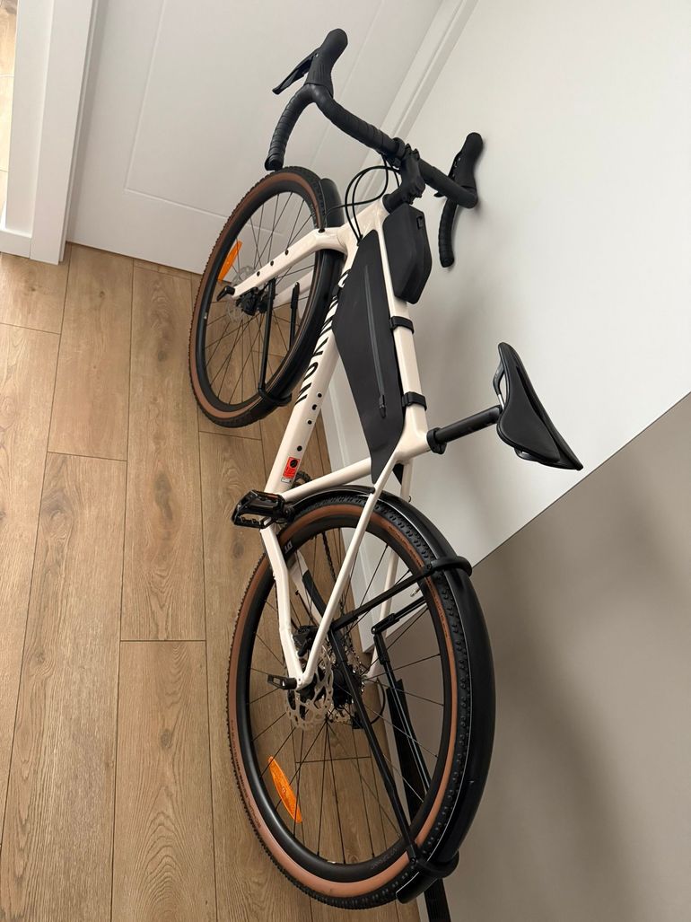 Used Canyon Grizl 7 2024 2024 Road & Gravel, White — image 2 of 9
