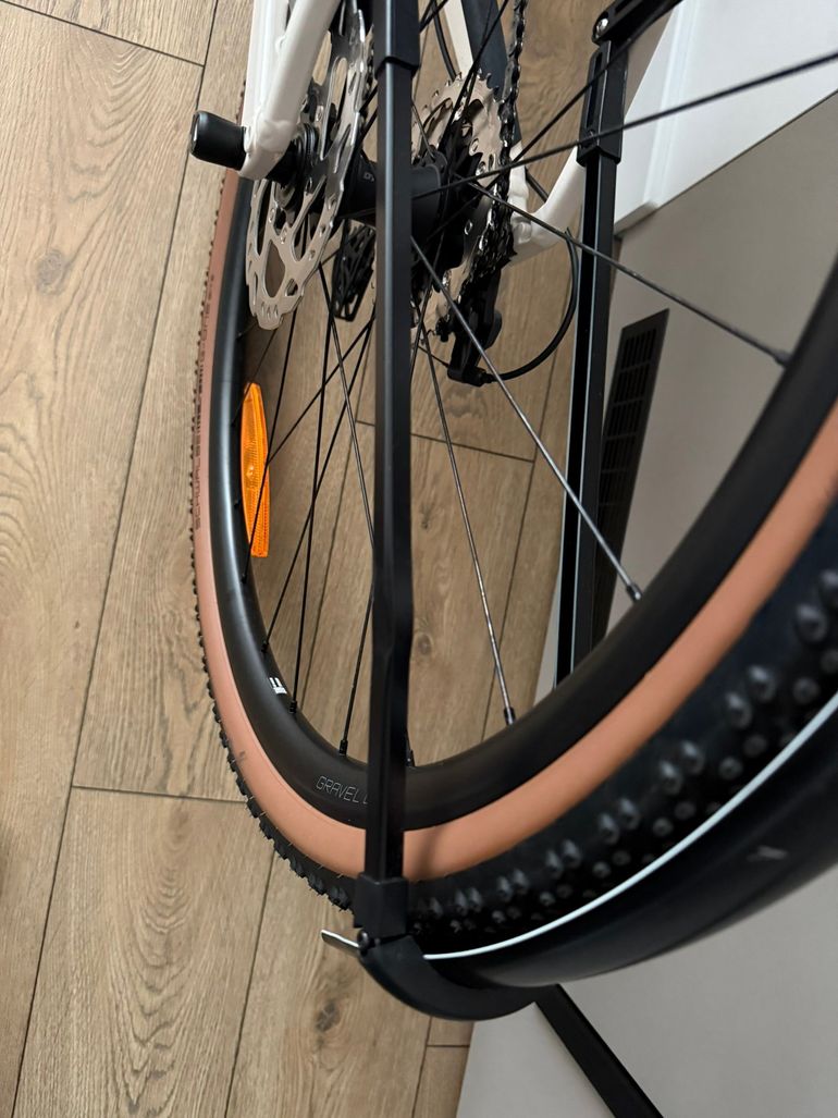Used Canyon Grizl 7 2024 2024 Road & Gravel, White — image 3 of 9