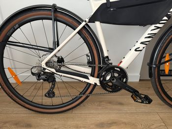 Used Canyon Grizl 7 2024 2024 Road & Gravel, White — image 5 of 9